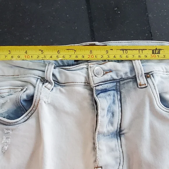 Colorful Embroidered Ripped Jeans - Picture 11 of 16